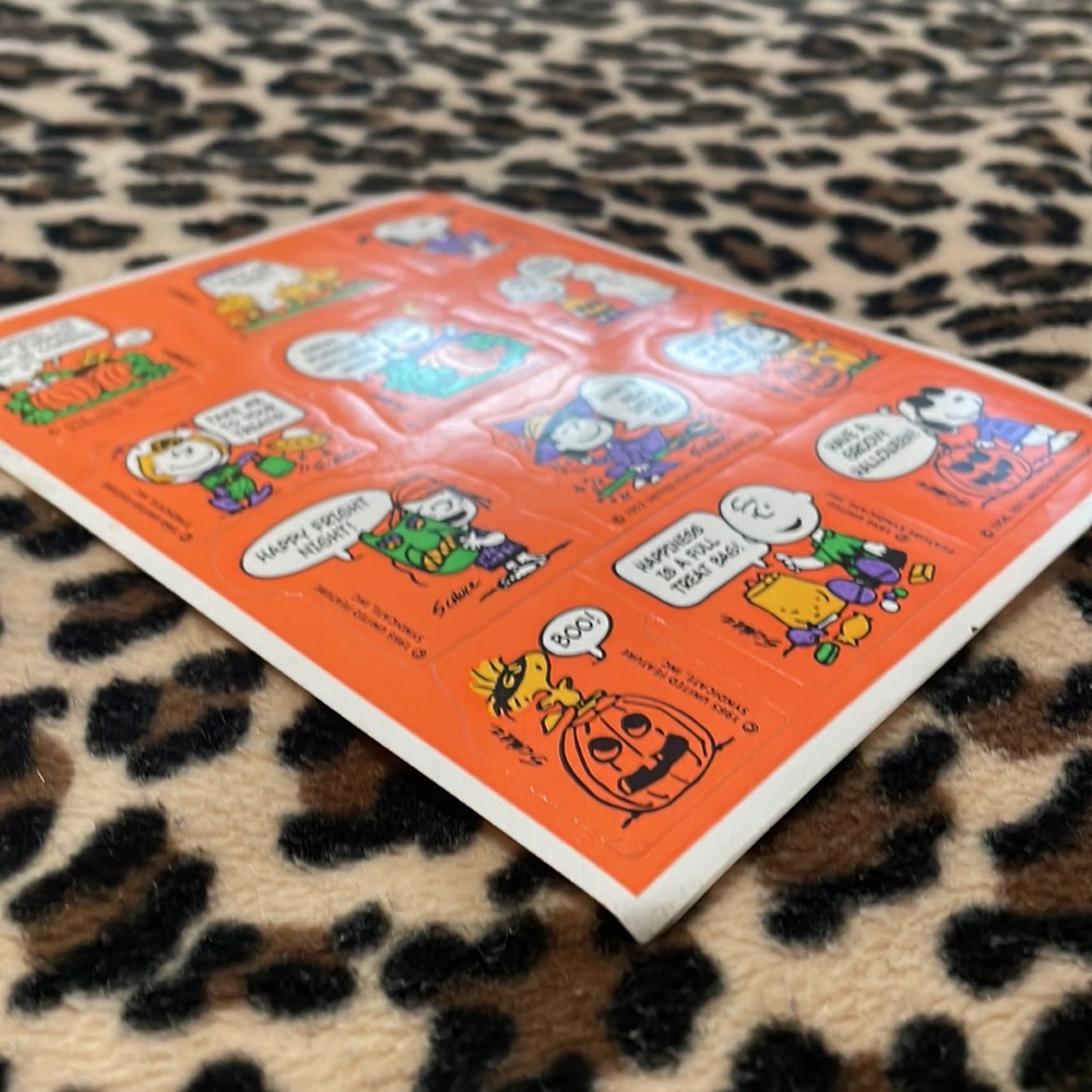 Vintage PEANUTS Gang Halloween 🎃 Stickers Hallmark Charlie Brown Snoopy Pumpkin - Picture 6 of 7